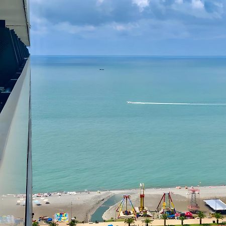 Luxury Orbi City Sea View Aparthotel บาทูมิ ภายนอก รูปภาพ