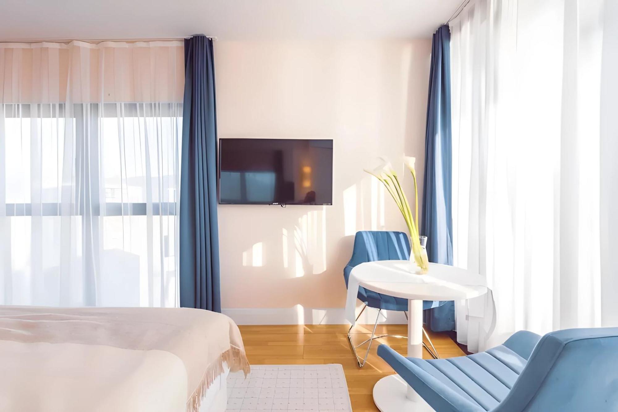 Luxury Orbi City Sea View Aparthotel บาทูมิ ภายนอก รูปภาพ