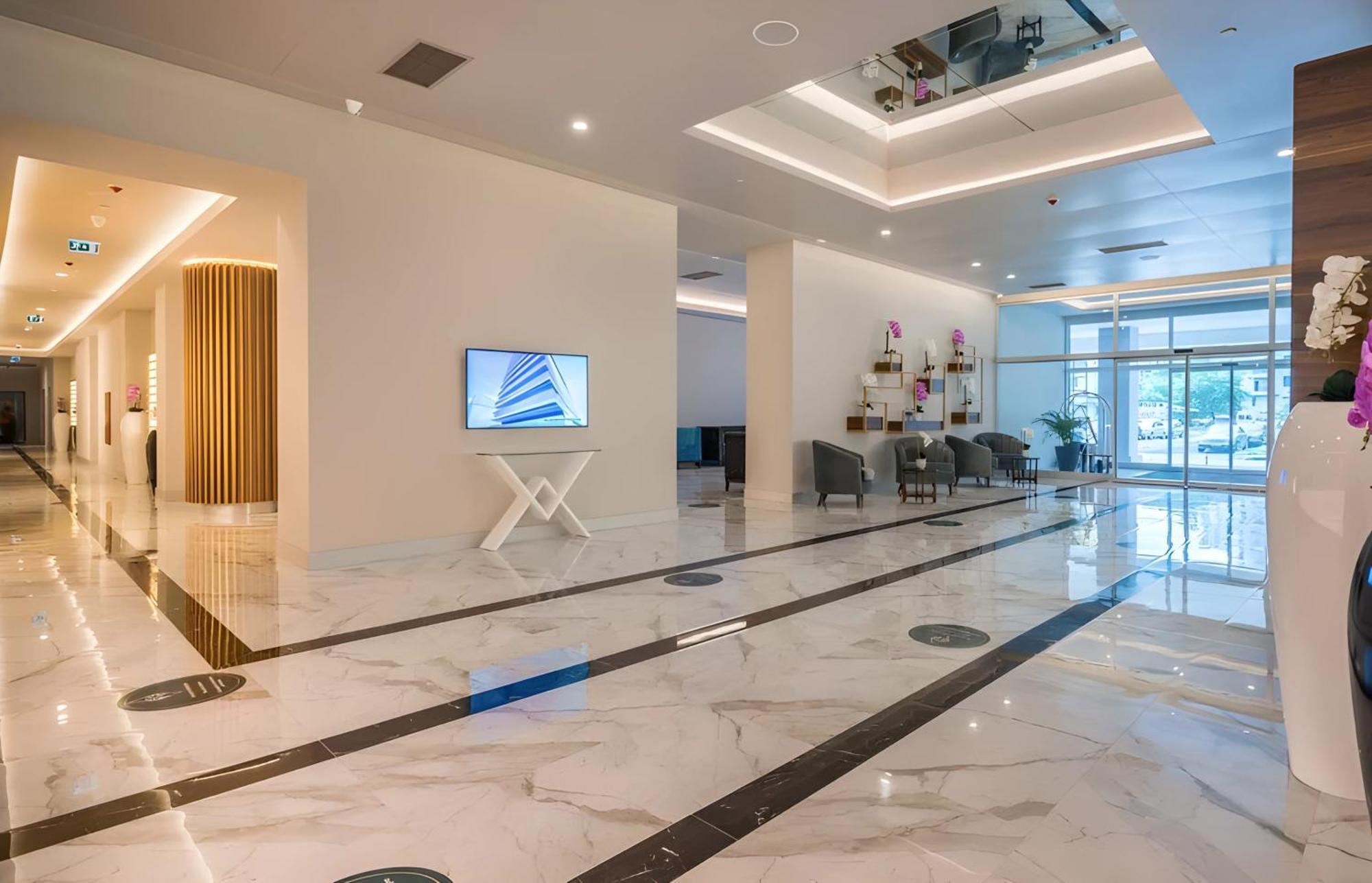 Luxury Orbi City Sea View Aparthotel บาทูมิ ภายนอก รูปภาพ