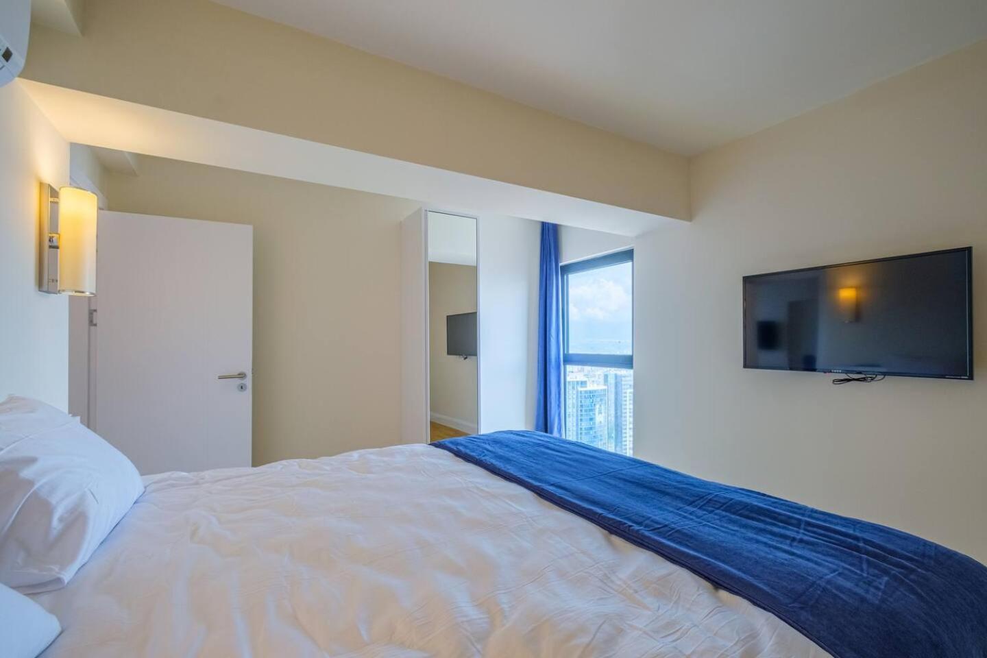 Luxury Orbi City Sea View Aparthotel บาทูมิ ภายนอก รูปภาพ