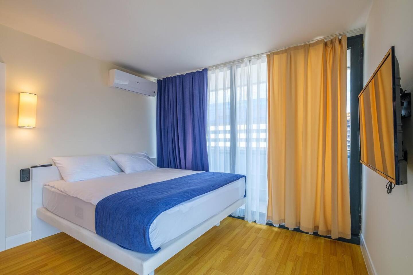Luxury Orbi City Sea View Aparthotel บาทูมิ ภายนอก รูปภาพ
