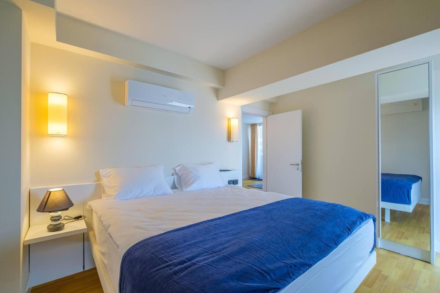 Luxury Orbi City Sea View Aparthotel บาทูมิ ภายนอก รูปภาพ