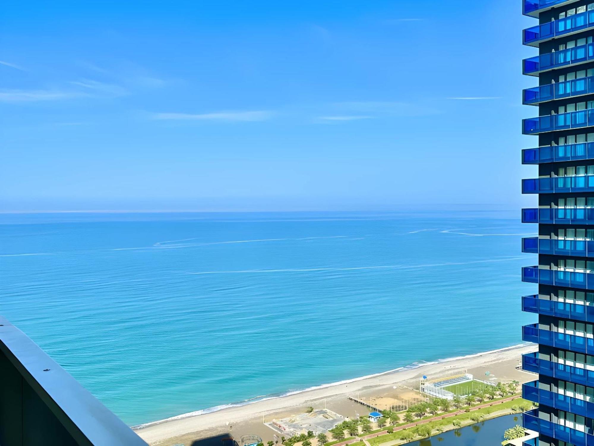 Luxury Orbi City Sea View Aparthotel บาทูมิ ภายนอก รูปภาพ
